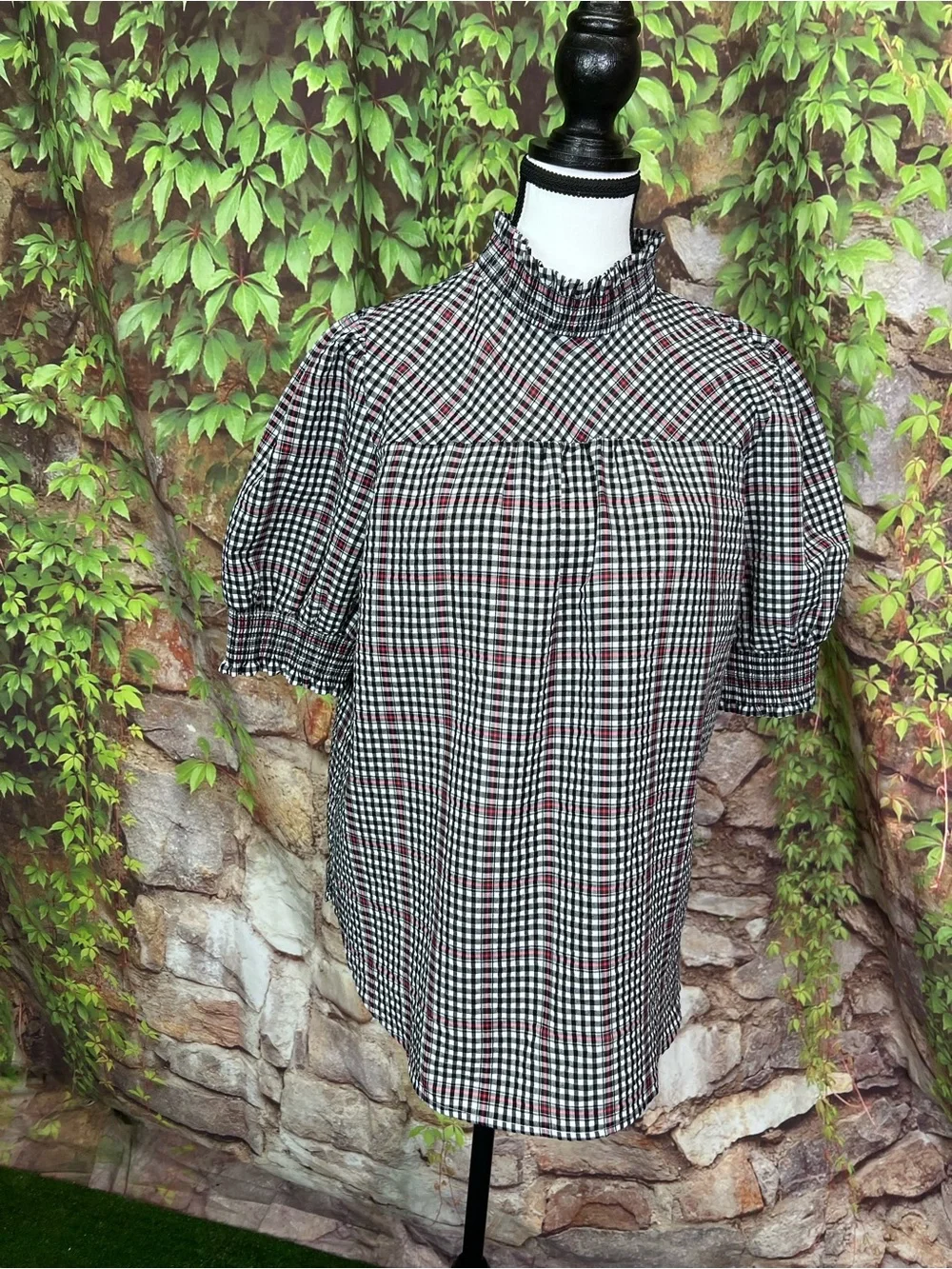 LOFT Black, White, and Pink Ruffle Collar Shirred Cuff Plaid Preppy Blouse, M